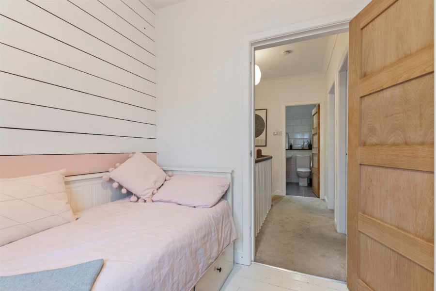 10 Wandsworth Crescent