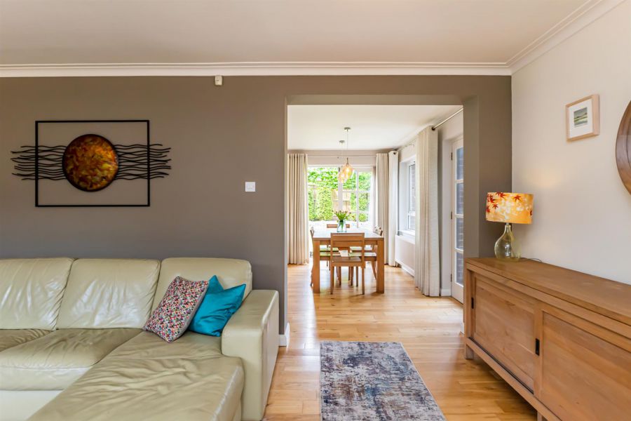 7 Castlehill Park West