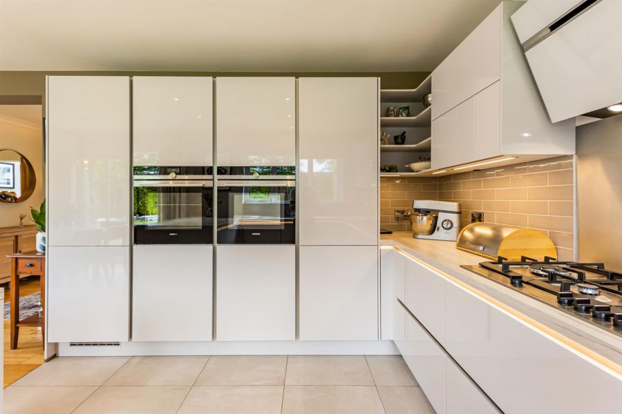 7 Castlehill Park West