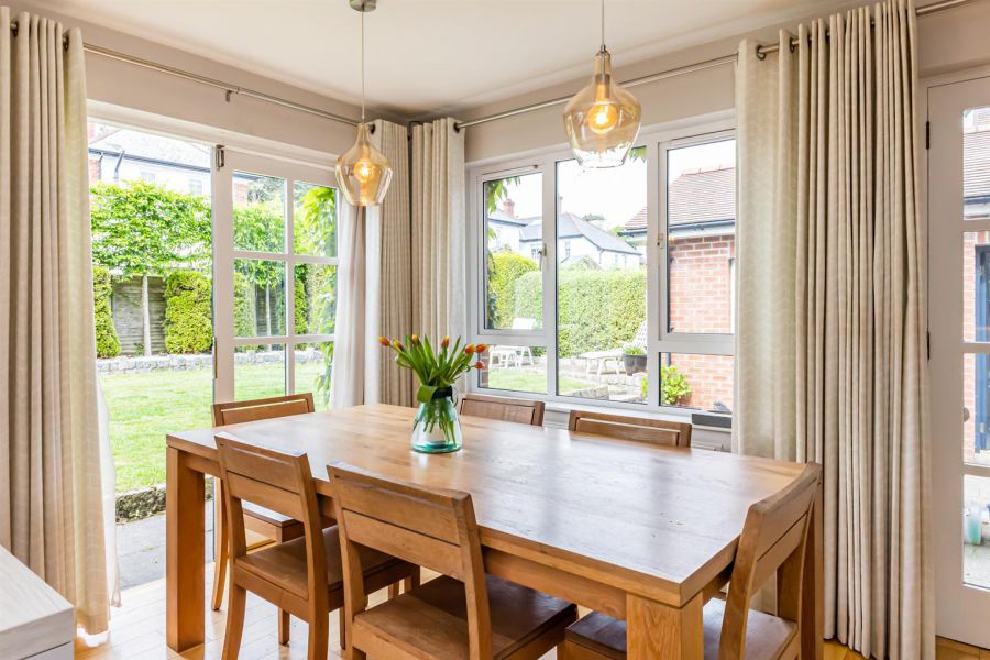 7 Castlehill Park West