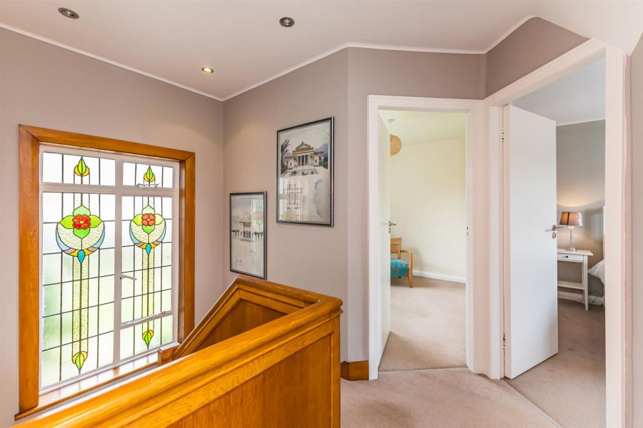 7 Castlehill Park West