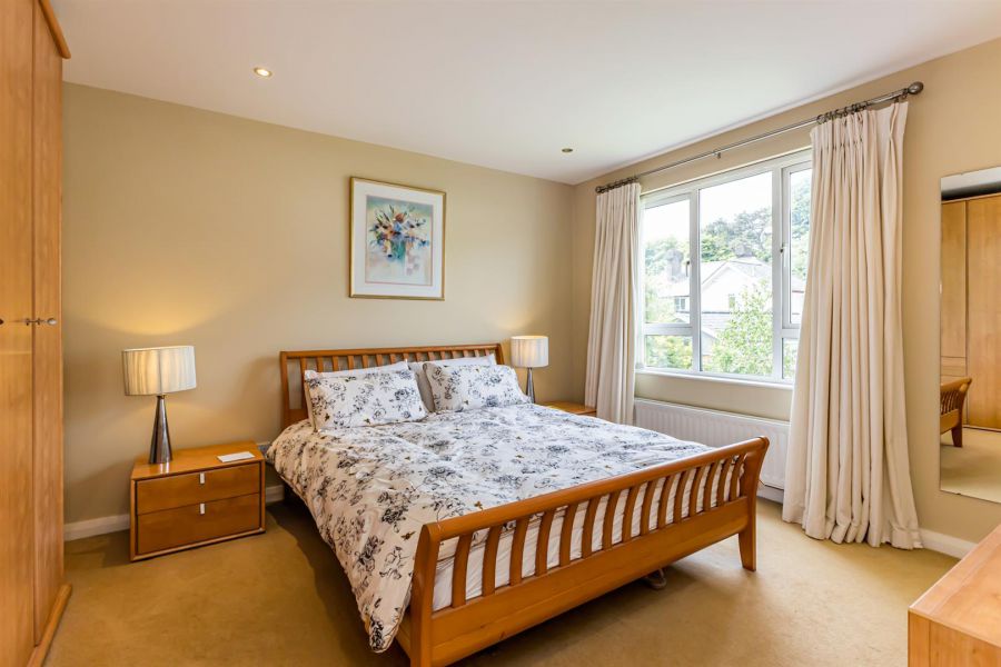 7 Castlehill Park West