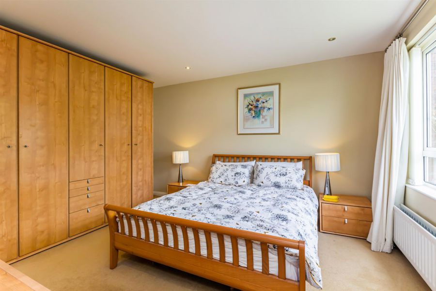 7 Castlehill Park West