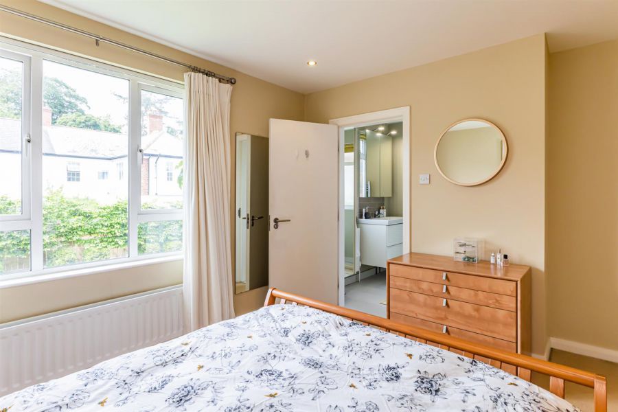 7 Castlehill Park West