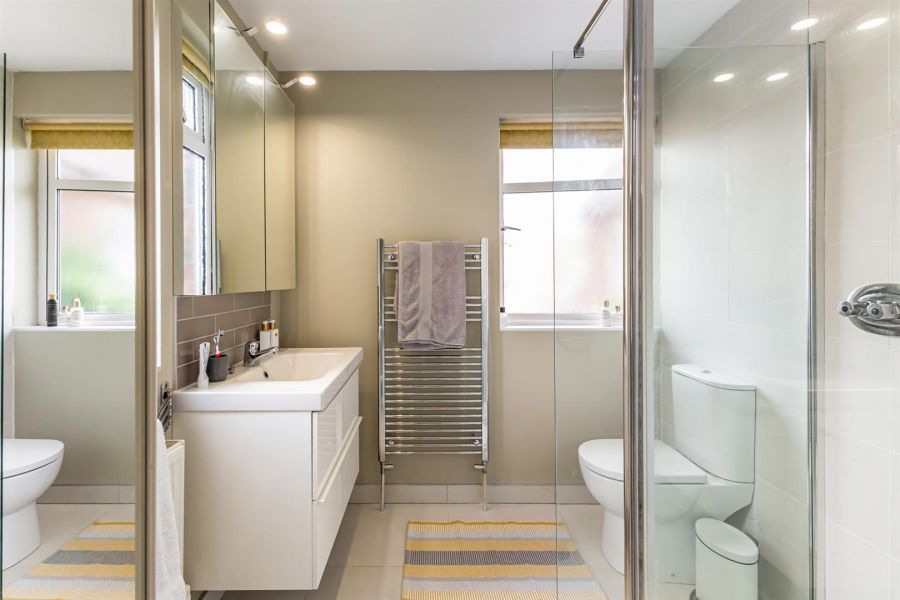 7 Castlehill Park West