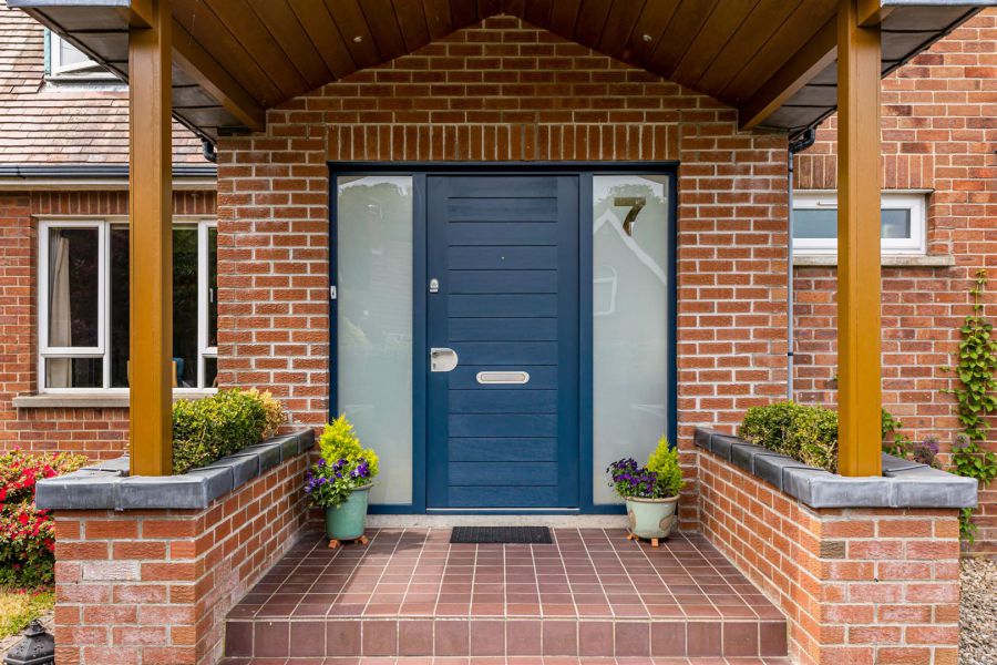 7 Castlehill Park West