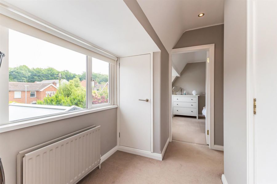 7 Castlehill Park West