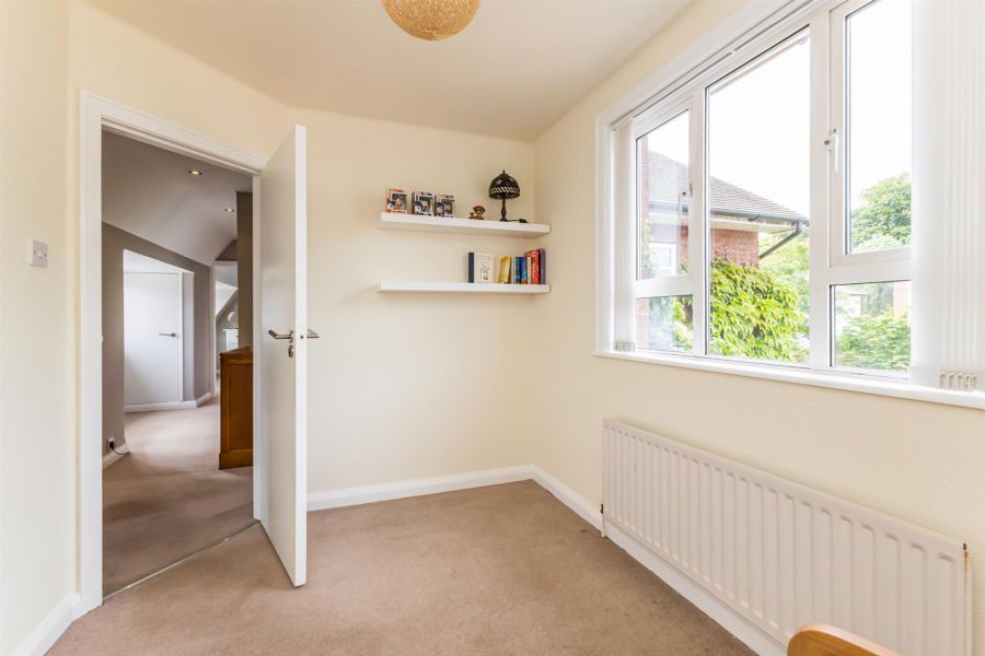 7 Castlehill Park West