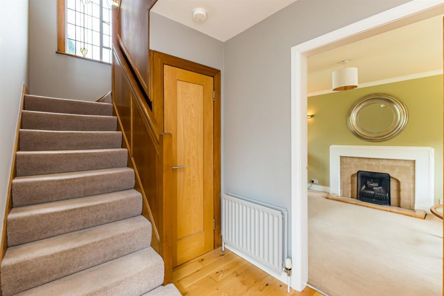 7 Castlehill Park West