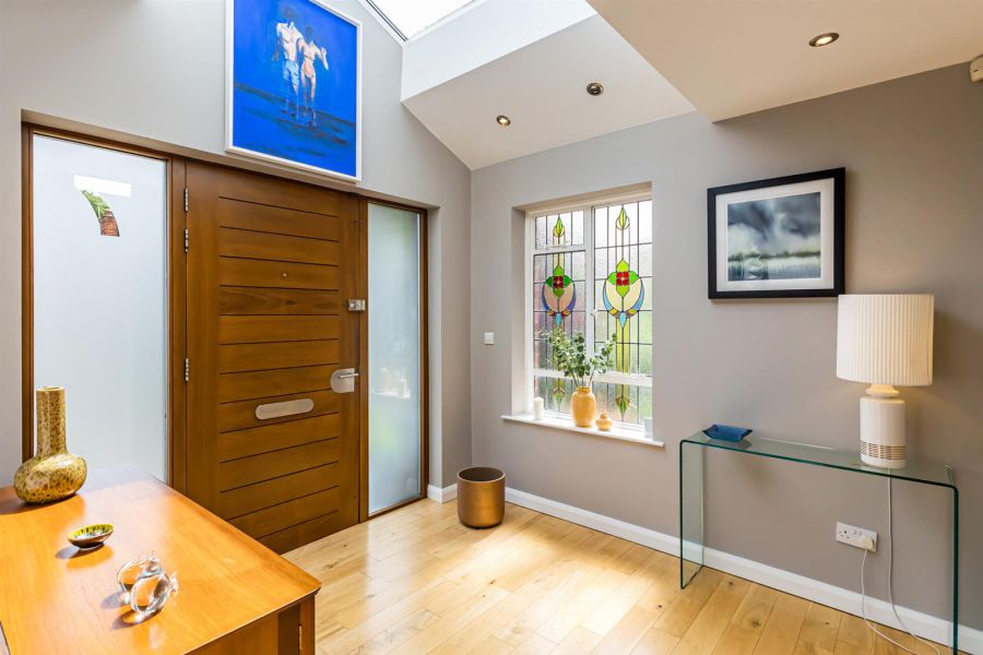 7 Castlehill Park West