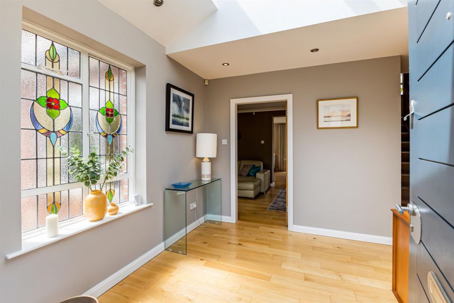 7 Castlehill Park West