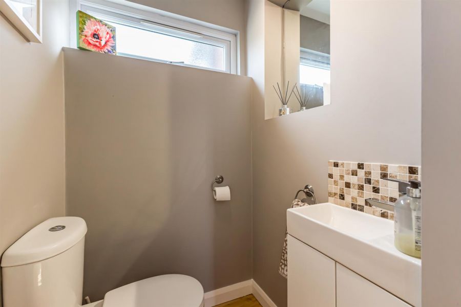 7 Castlehill Park West