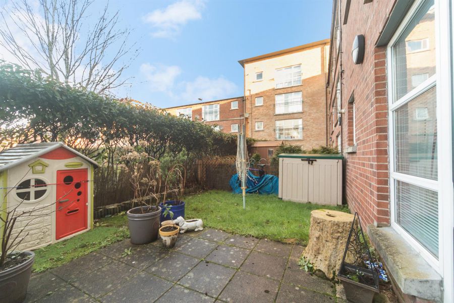 Apt 1, 12 Lewis Mews