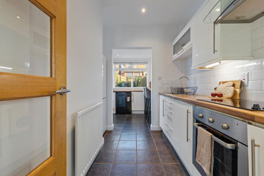 18 Bloomfield Gardens