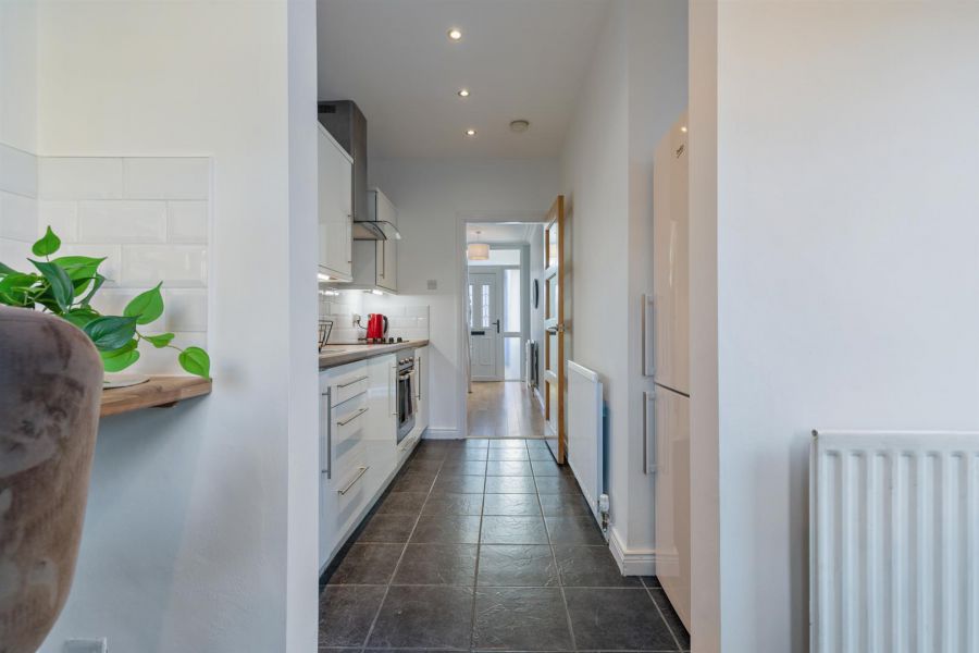 18 Bloomfield Gardens