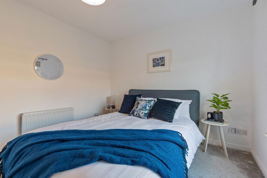 18 Bloomfield Gardens