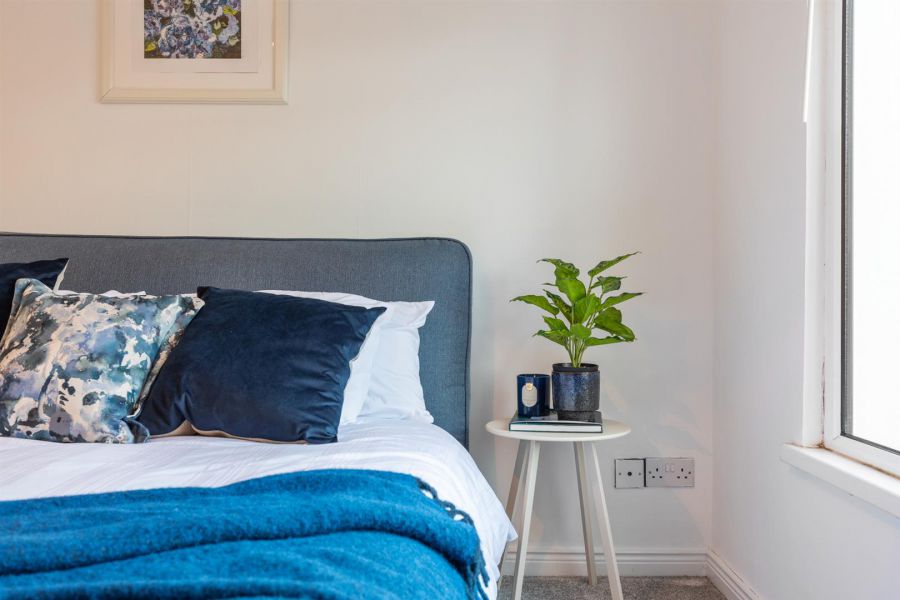 18 Bloomfield Gardens