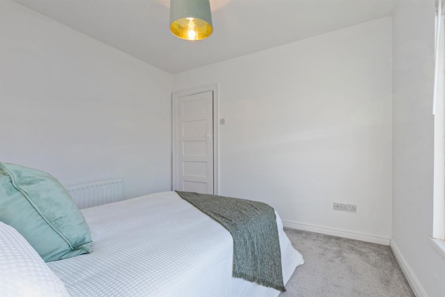 18 Bloomfield Gardens