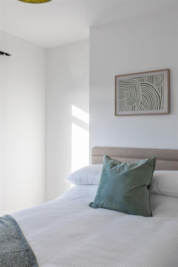 18 Bloomfield Gardens