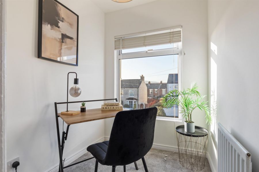 18 Bloomfield Gardens