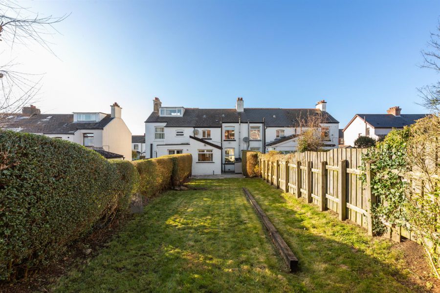 18 Bloomfield Gardens