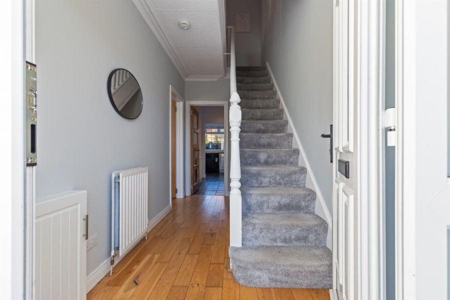 18 Bloomfield Gardens