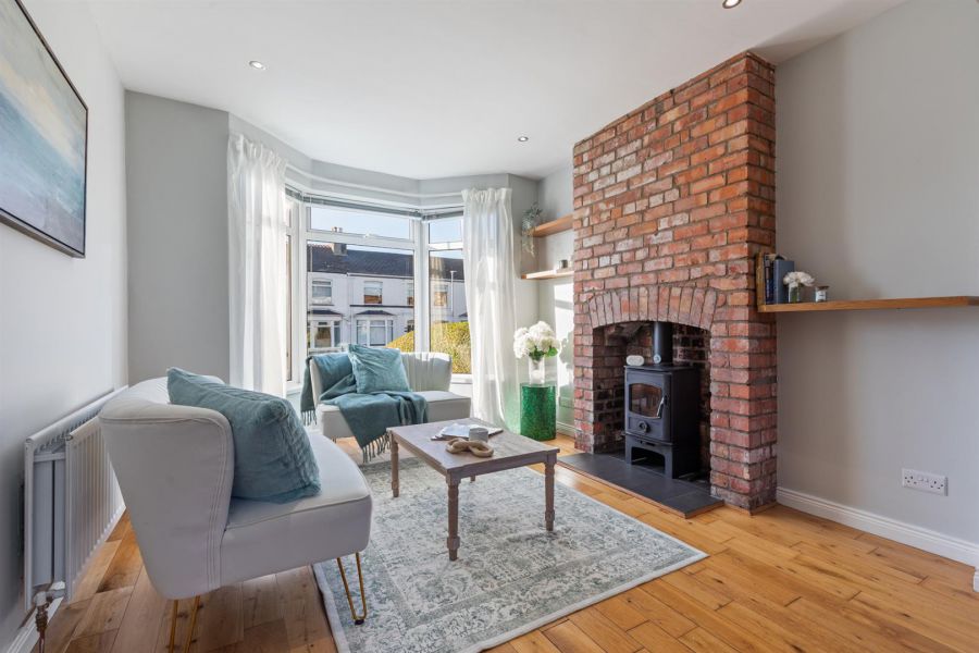 18 Bloomfield Gardens