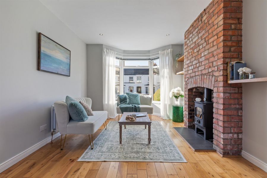 18 Bloomfield Gardens