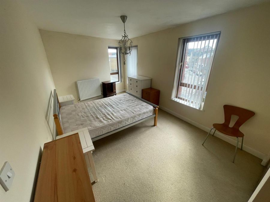 Apt 12, 112 Templemore Avenue