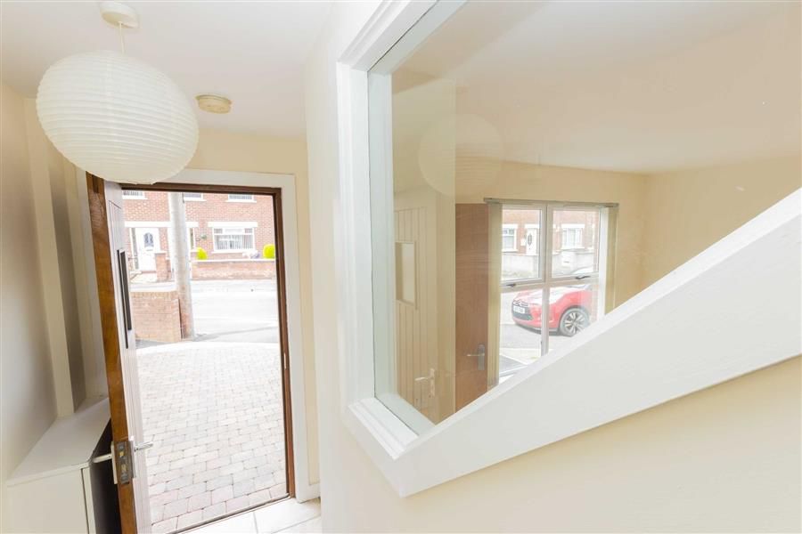 12a Glenhoy Drive