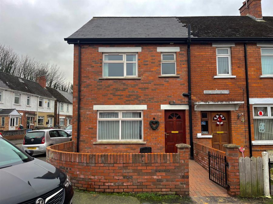 35 Strandburn Park,belfast, BT4 1ND