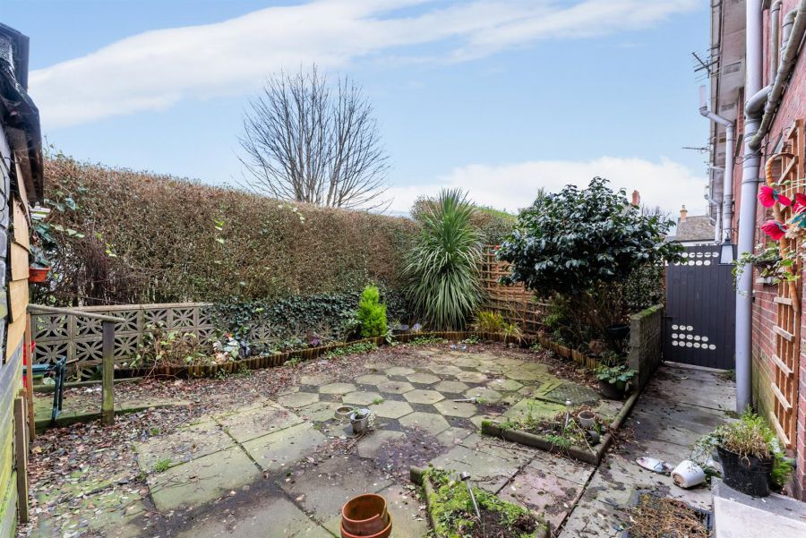 Apt 1 Earls Court, Bethany Street