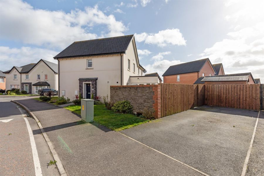 11 Millmount Village Avenue