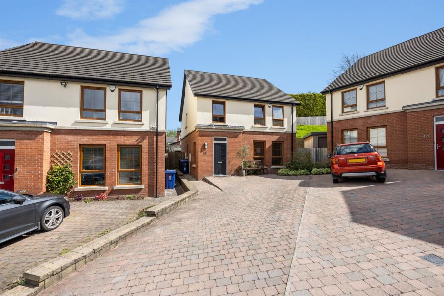 1d Knockvale Park