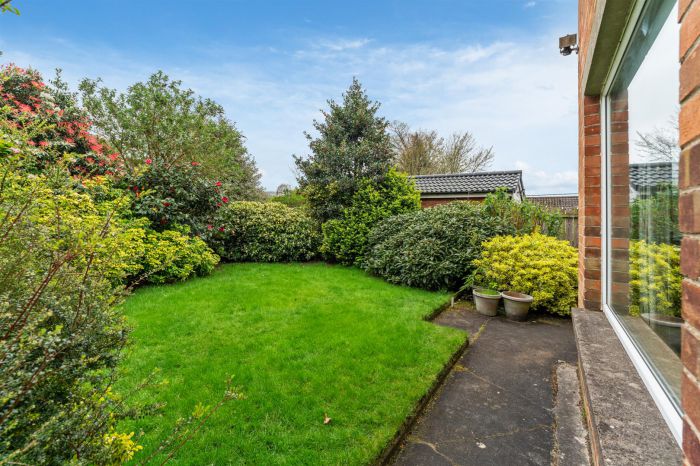 67 Kingsdale Park