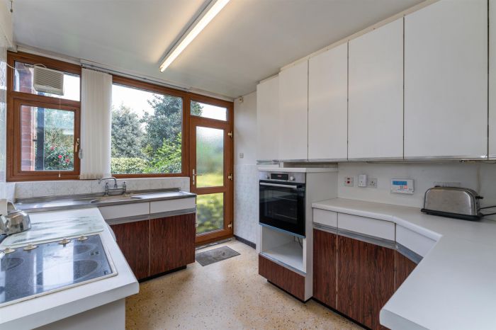 67 Kingsdale Park