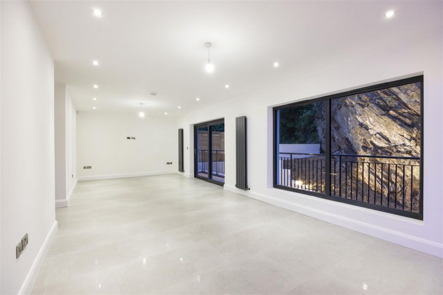 Quarry Manor 9 Middle Braniel Road