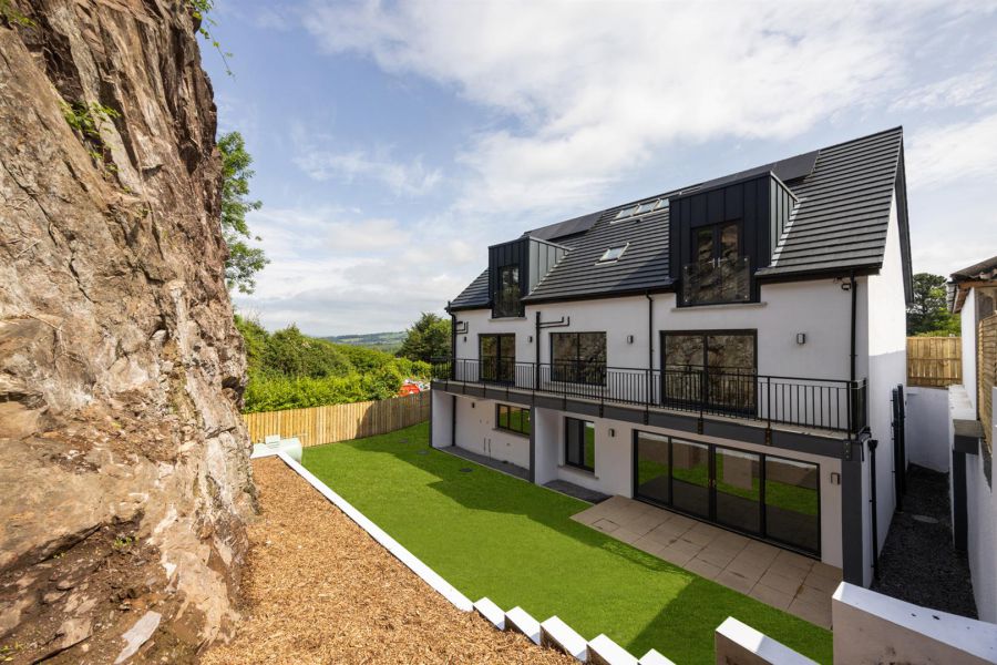 Quarry Manor 9 Middle Braniel Road