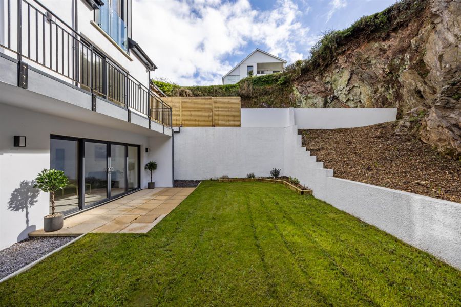 Quarry Manor 9 Middle Braniel Road