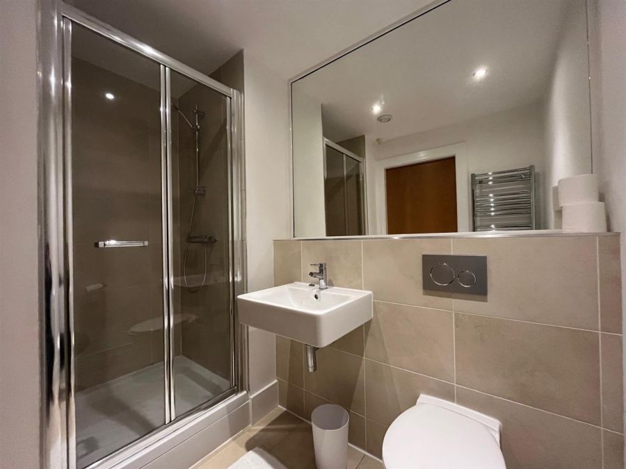 Apt 83, 42 Pilot Street