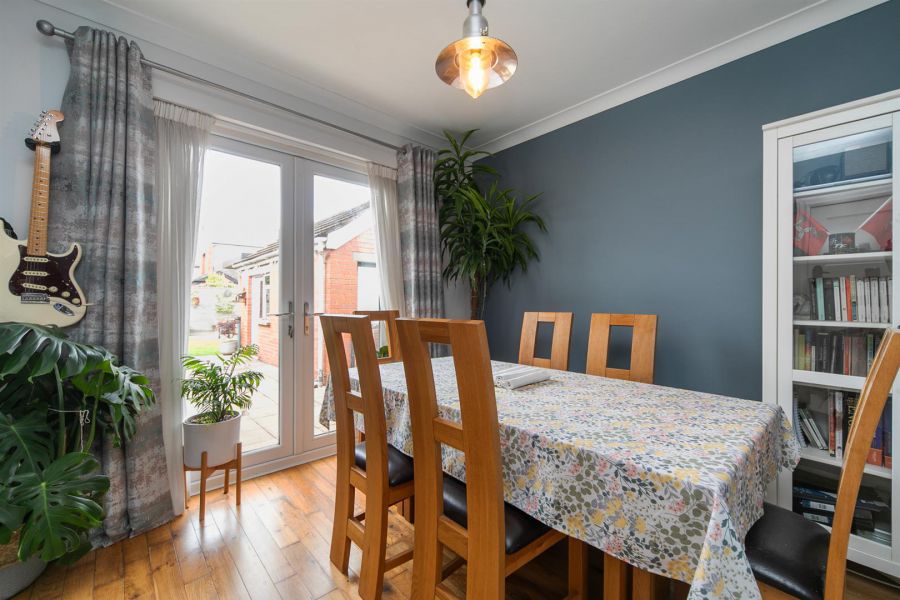 8 Holland Gardens