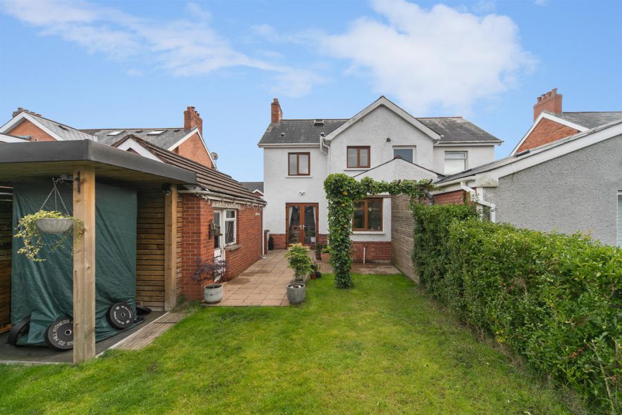 8 Holland Gardens