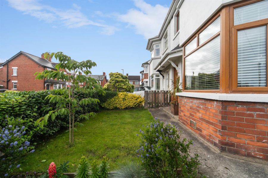 8 Holland Gardens
