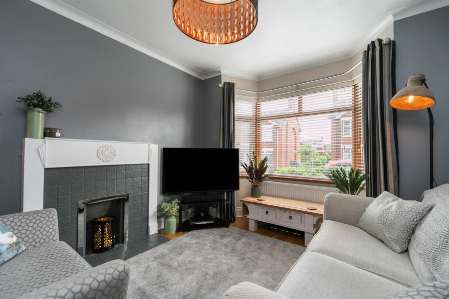 8 Holland Gardens