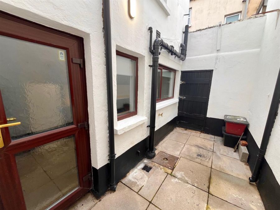 9 Ravenscroft Street