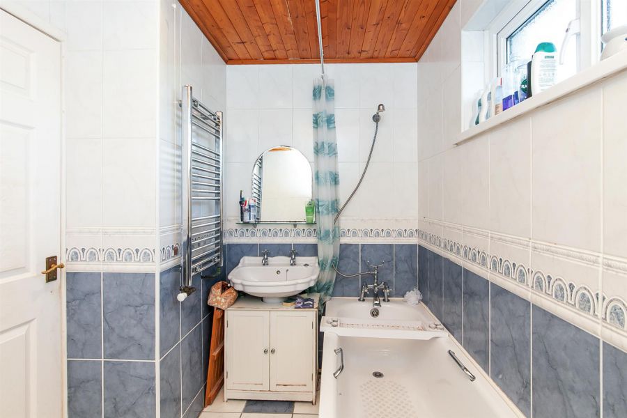 10 Lochinver Drive
