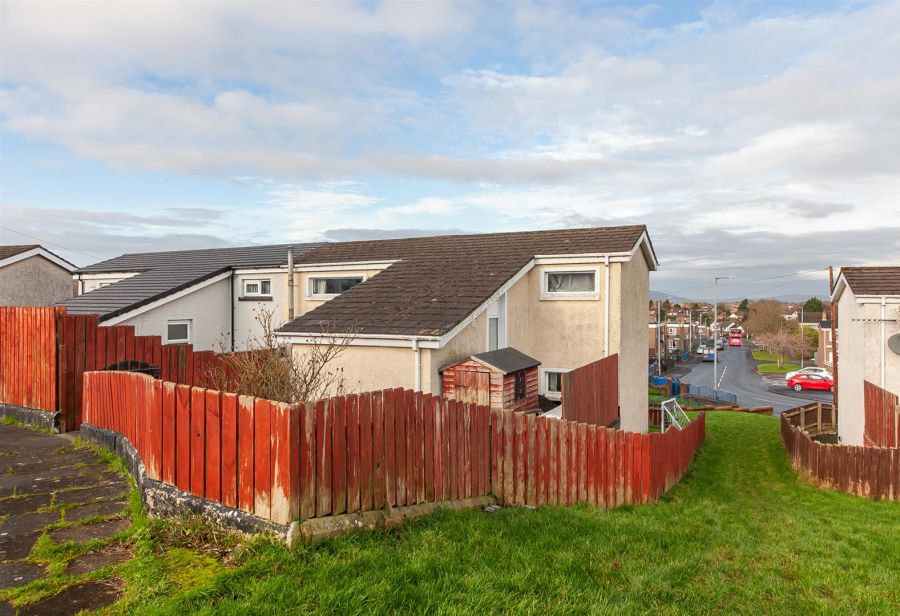 10 Lochinver Drive