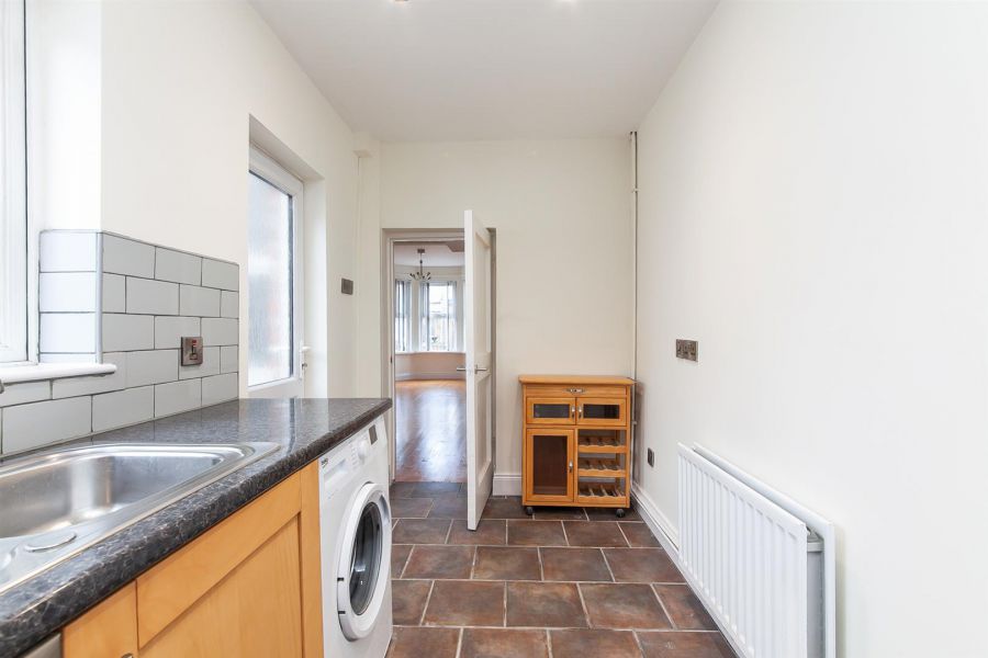 5 Belmont Avenue West 5 Belmont Avenue West