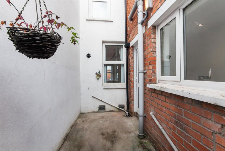 5 Belmont Avenue West