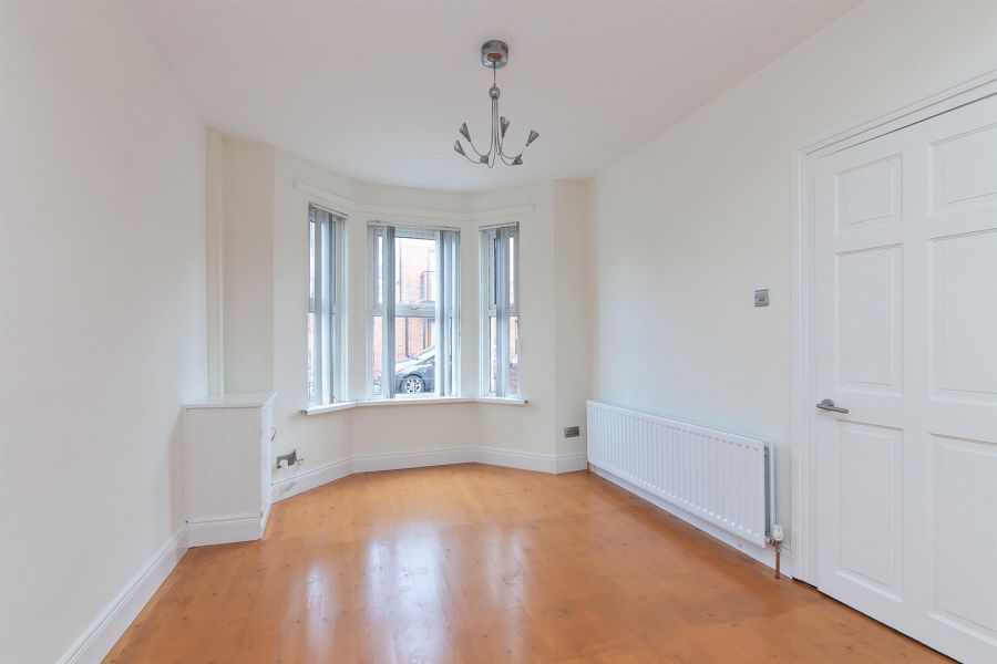 5 Belmont Avenue West 5 Belmont Avenue West